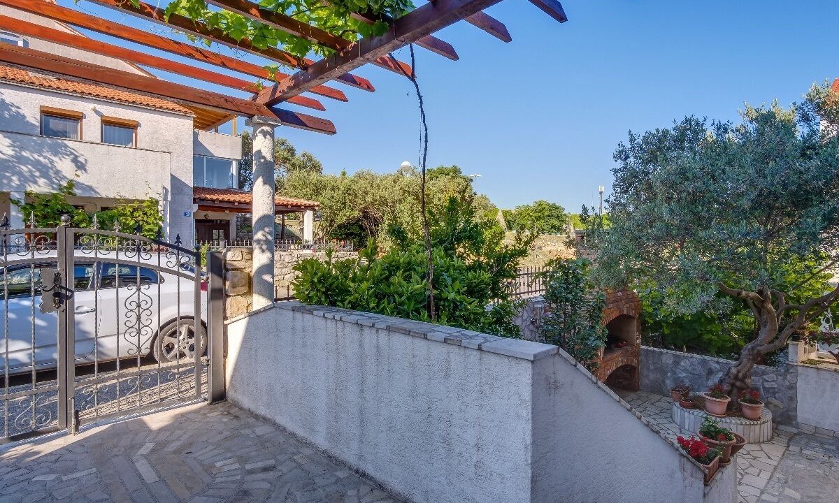 Photo of Outdoor in Cove Murtar