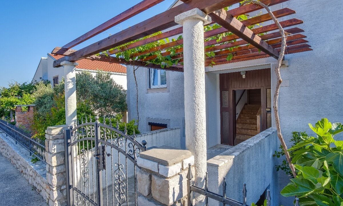 Photo of Outdoor in Cove Murtar
