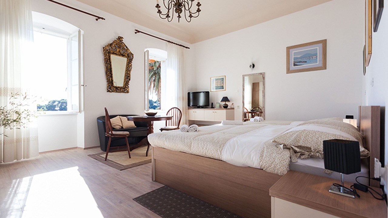 Photo of Bedroom in Pile