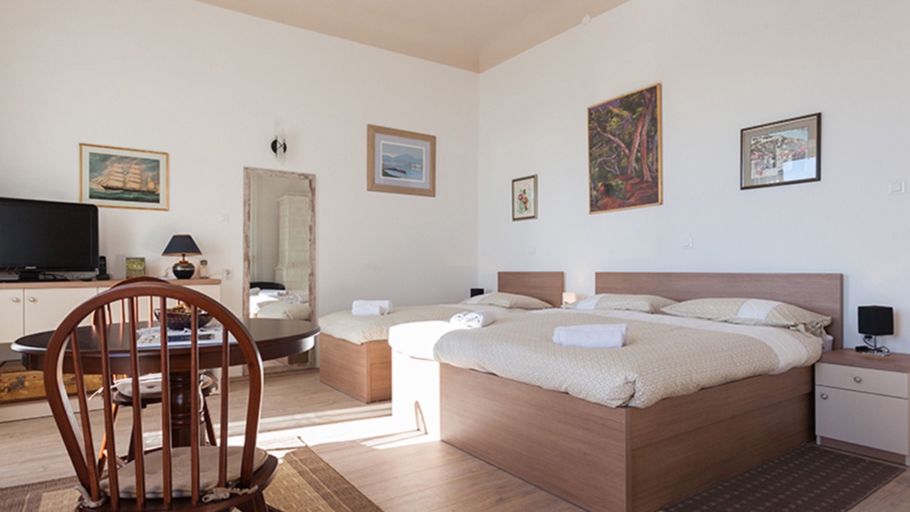 Photo of Bedroom in Pile
