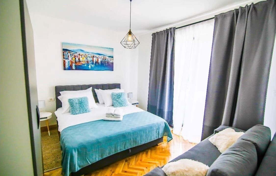 Photo of Others in Nin