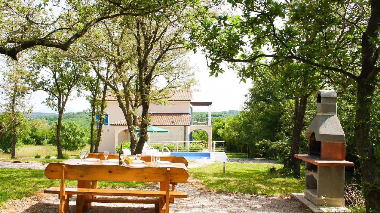 Photo of Outdoor in Kunj