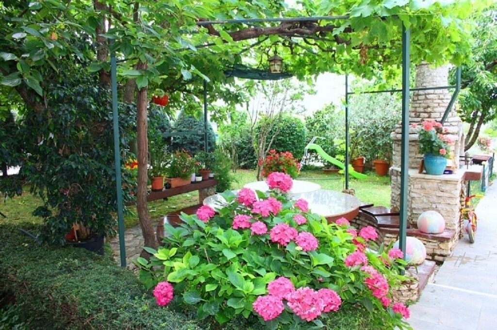 Photo of Outdoor in Stinjan