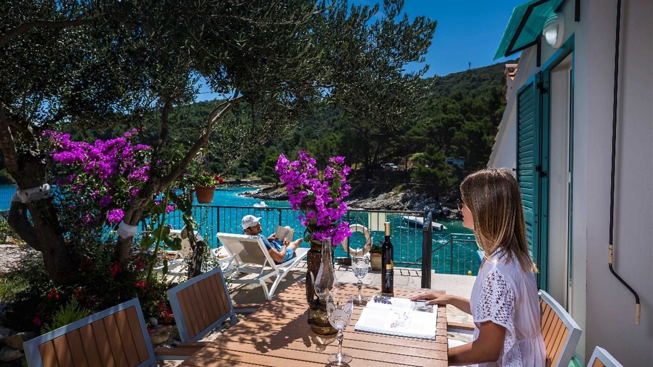 Photo of Outdoor in Cove Murtar