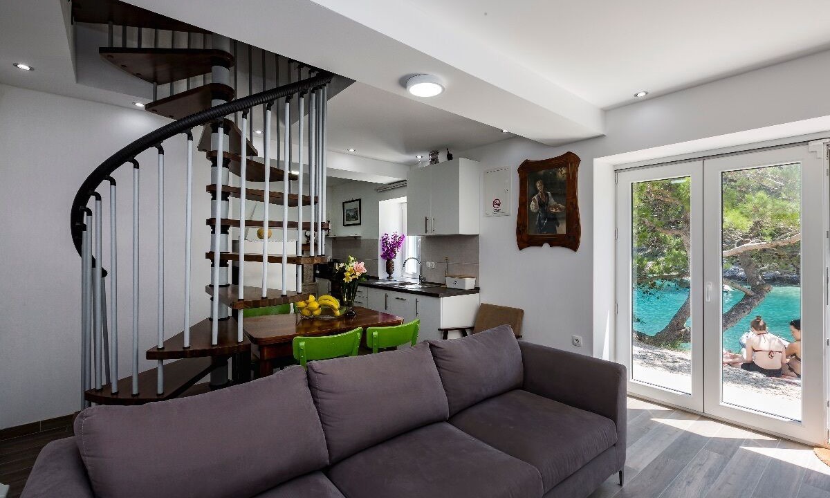 Photo of Livingroom in Cove Murtar