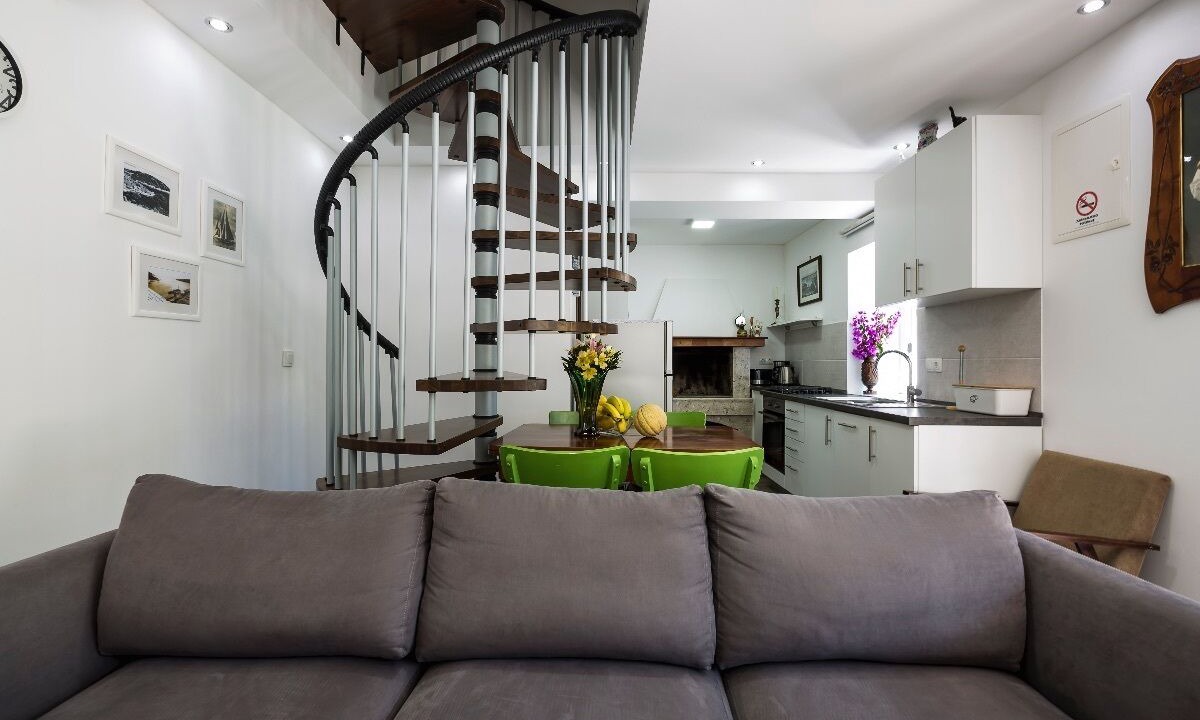 Photo of Livingroom in Cove Murtar