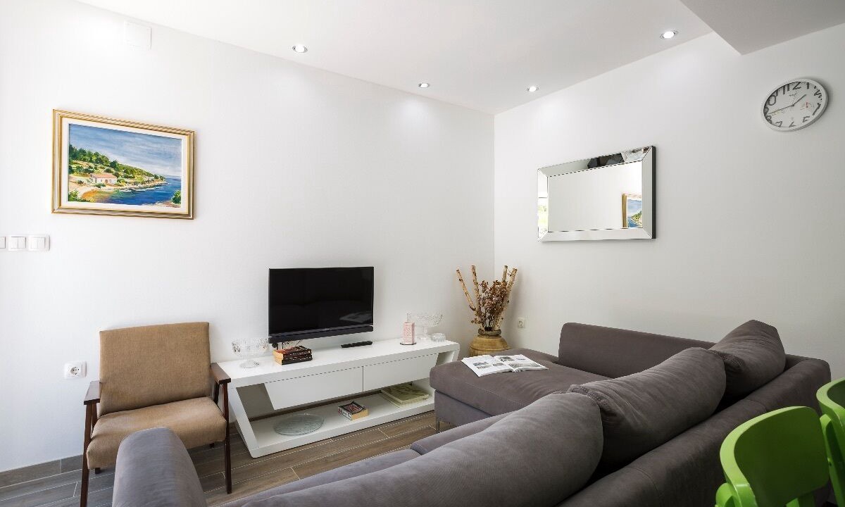 Photo of Livingroom in Cove Murtar