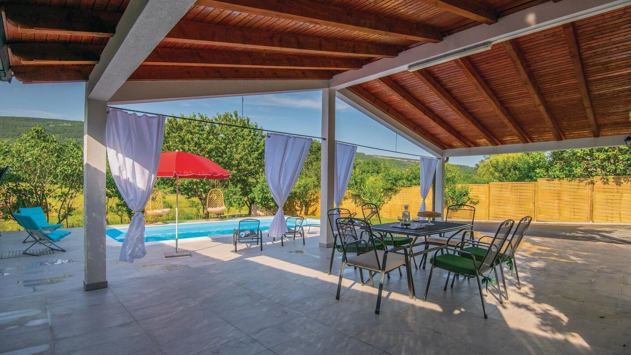 Photo of Patio Balcony in Donji Prolozac