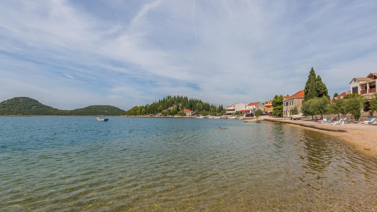 Photo of Others in Ploce