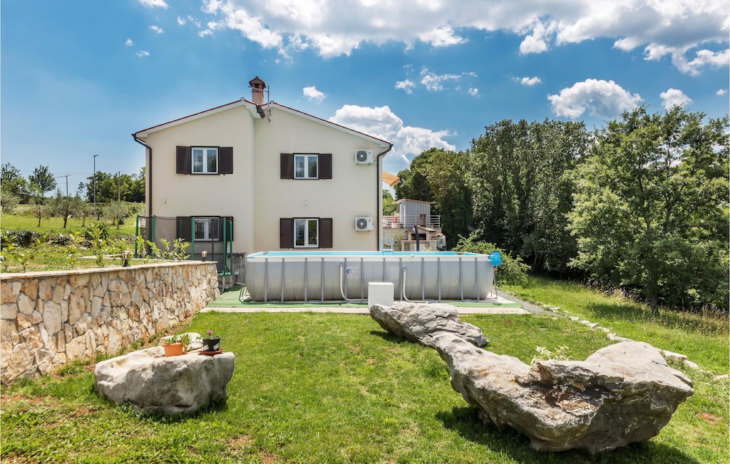 Photo of Buildings in Snasici