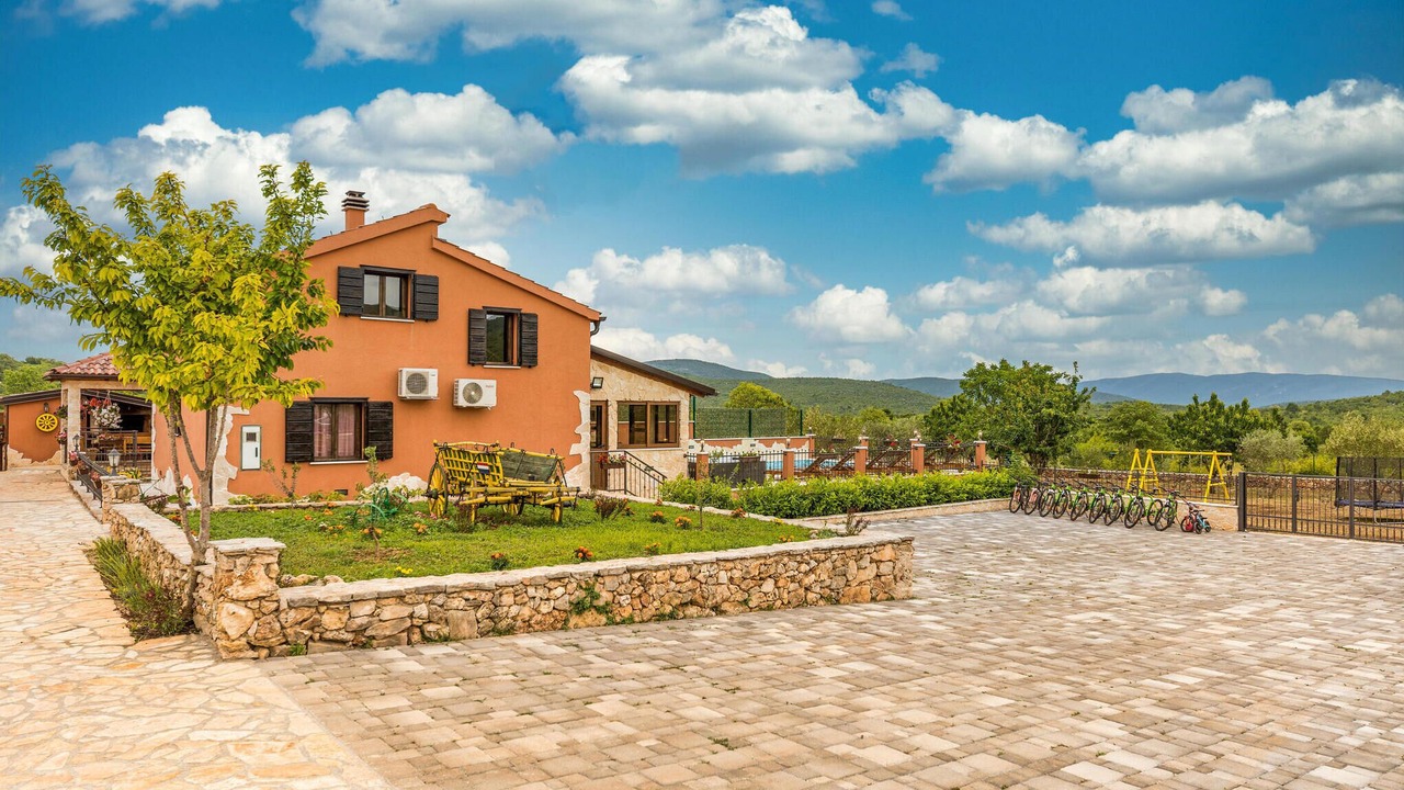 Photo of Others in Lecevica