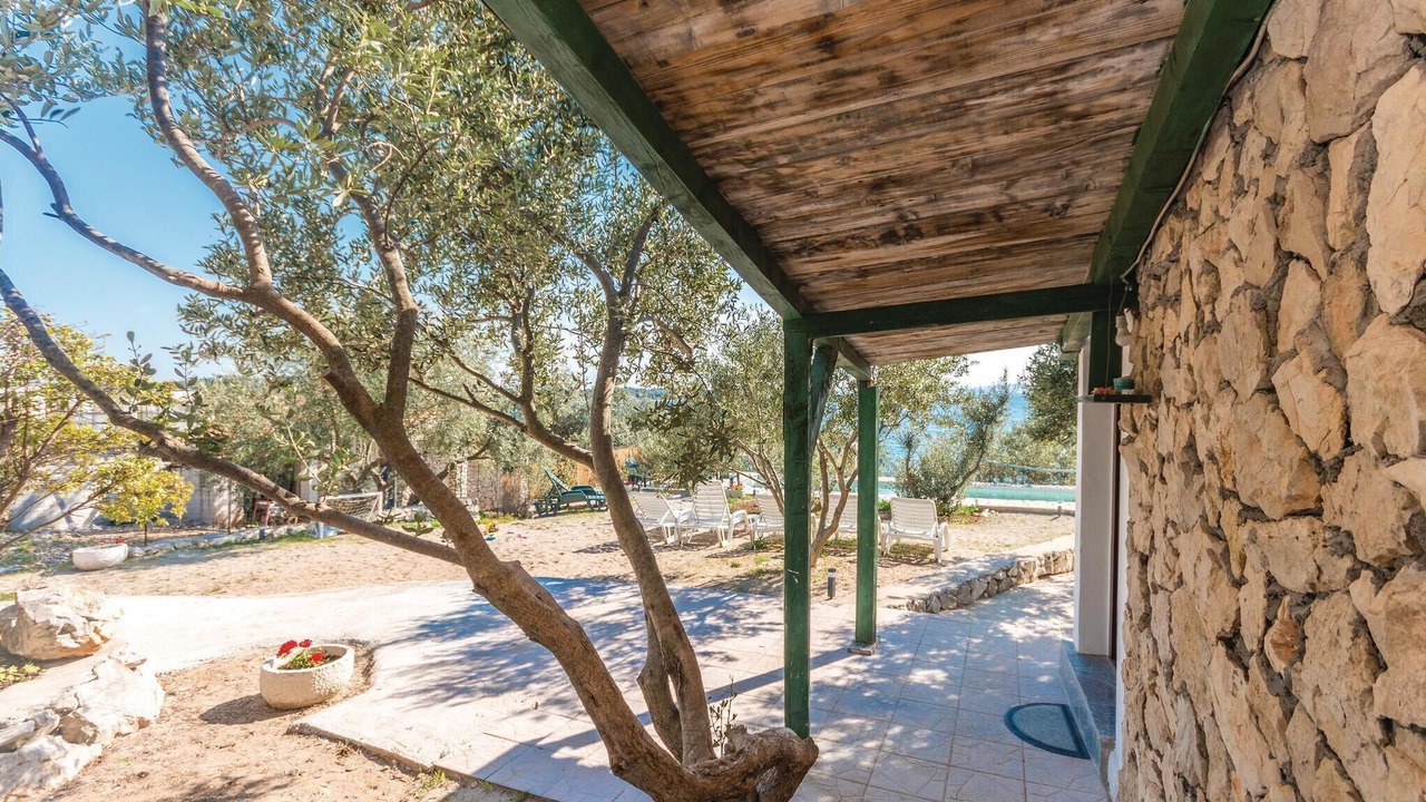 Photo of Others in Tkon