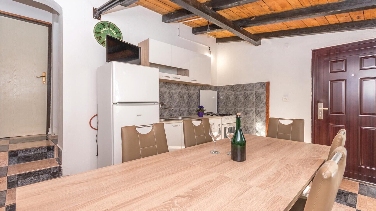 Photo of Others in Tkon