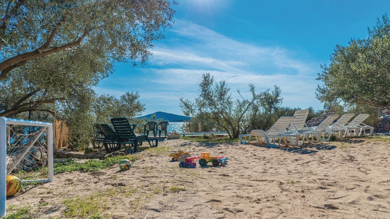 Photo of Others in Tkon