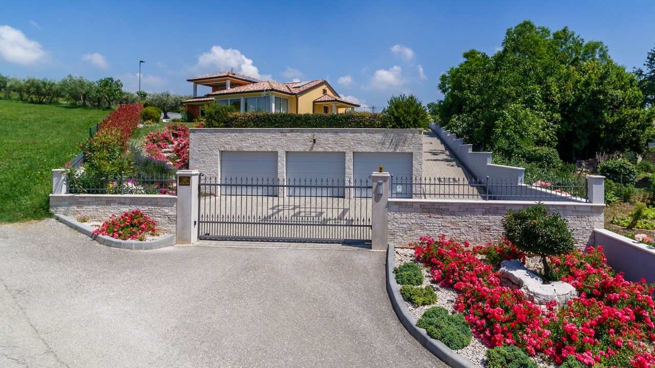 Photo of Outdoor in Materada
