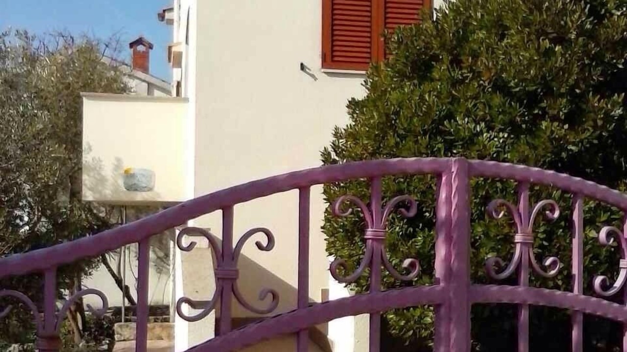 Photo of Outdoor in Cres