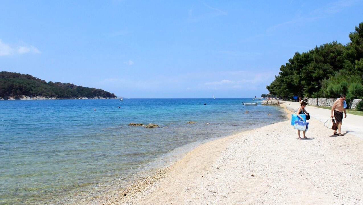 Photo of Others in Cres
