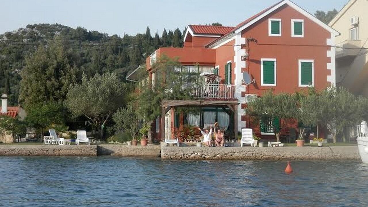 Photo of Outdoor in Blace