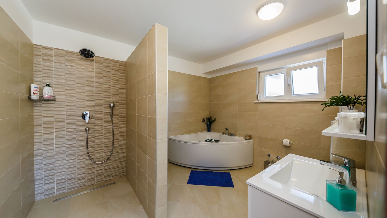 Photo of Bathroom in Rudine