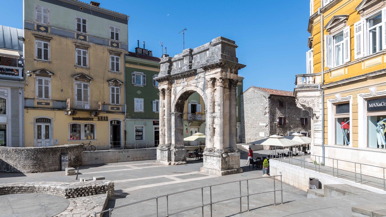 Photo of Others in Pula