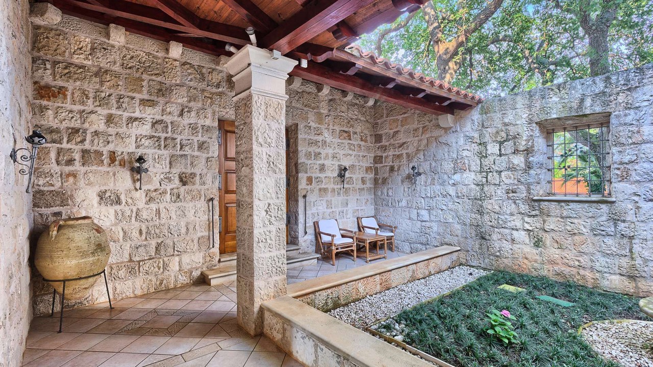 Photo of Patio Balcony in Cilipi