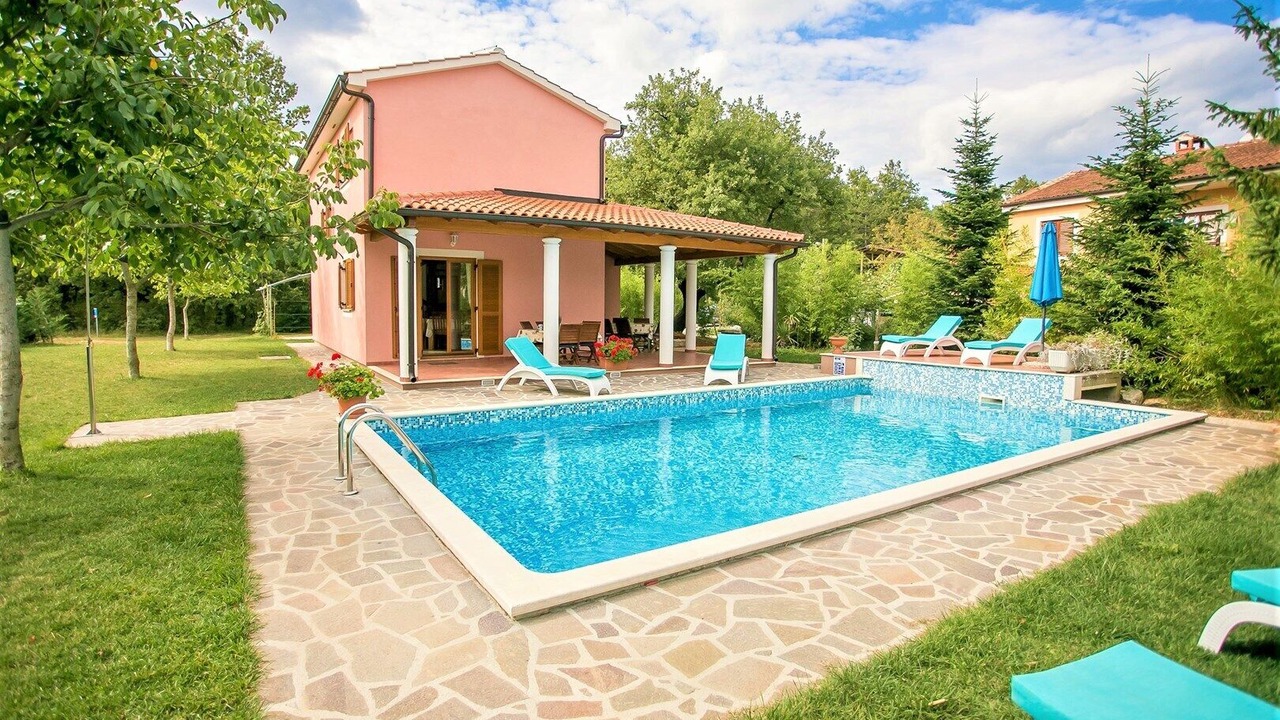 Photo of Outdoor in Laginji