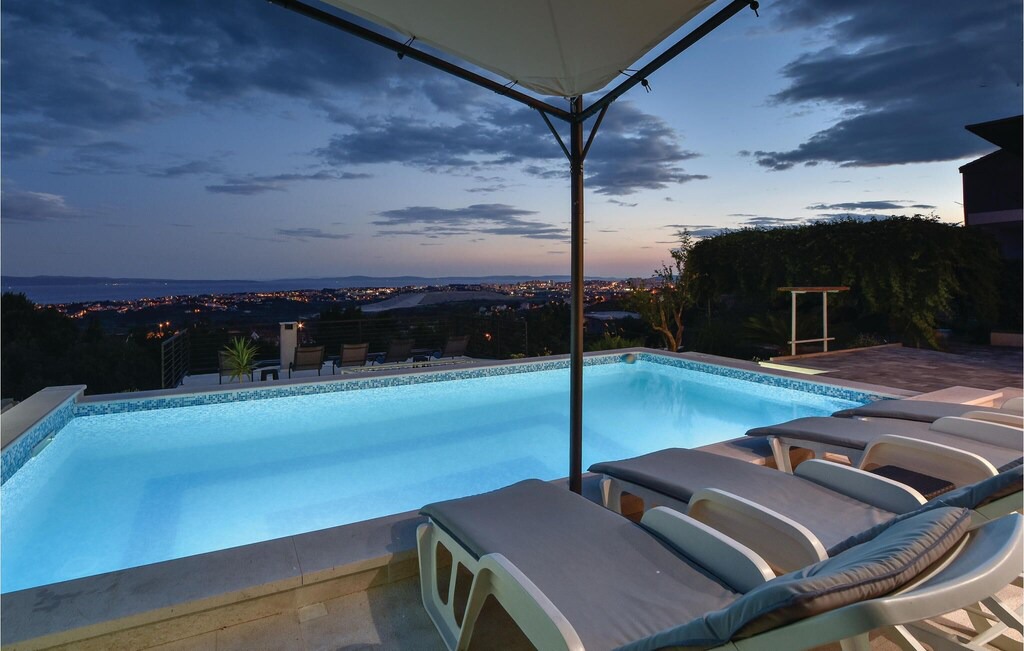 Photo of Outdoor in Mravince