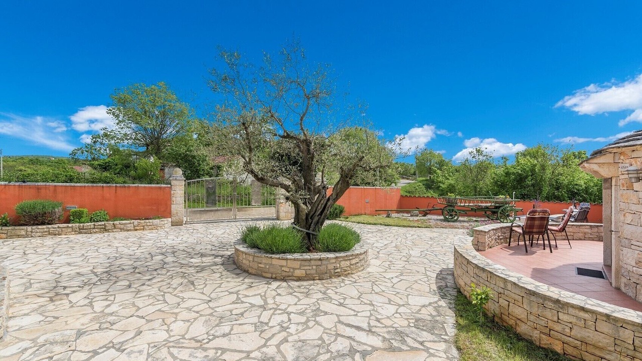 Photo of Outdoor in Kruncici