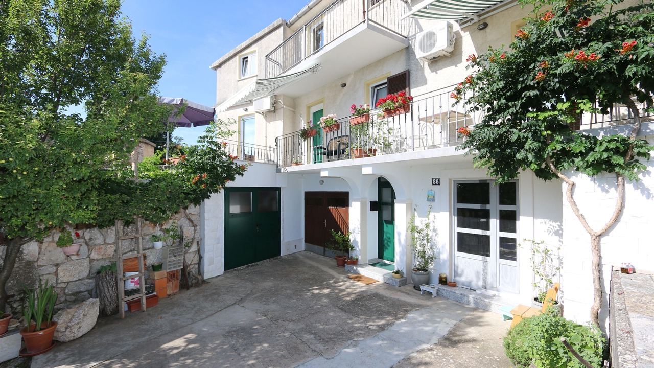 Photo of Outdoor in Risika