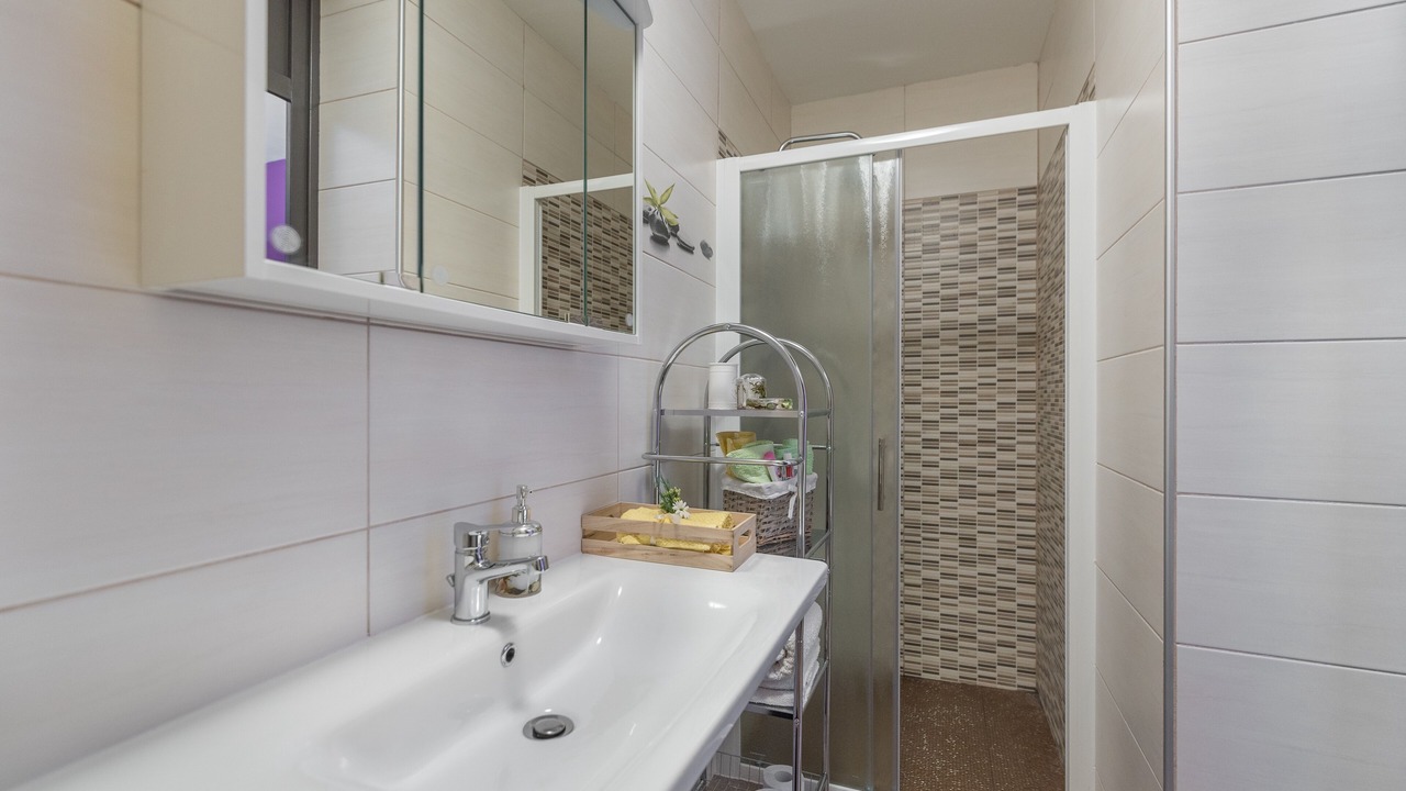 Photo of Bathroom in Topid