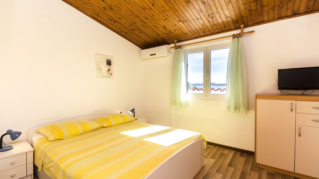 Photo of Bedroom in Srima