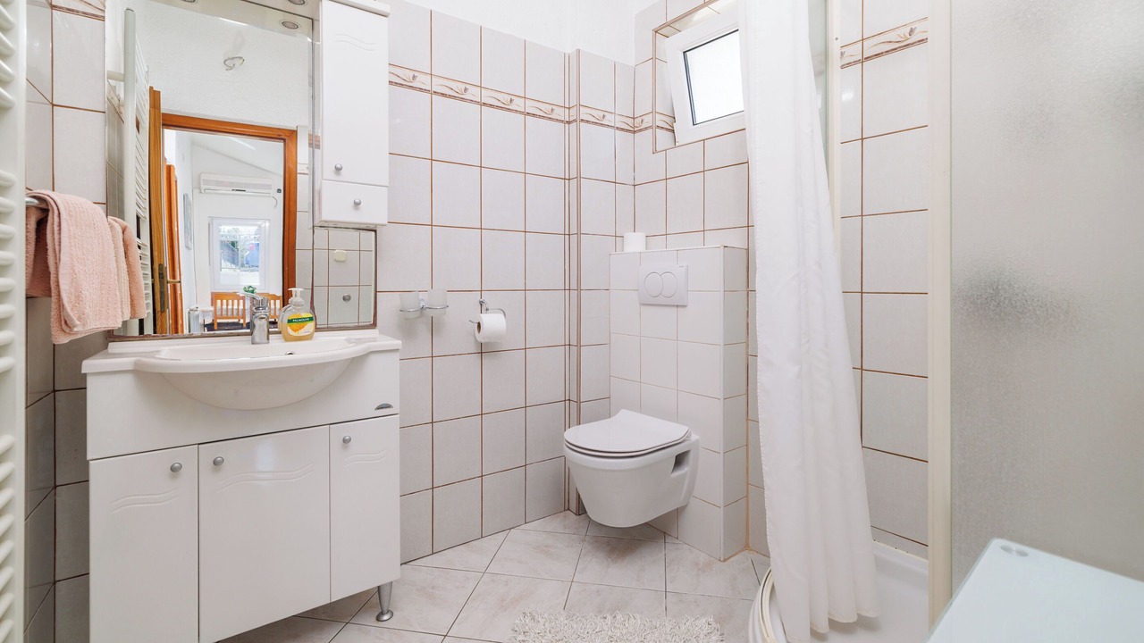 Photo of Bathroom in Vratarusa
