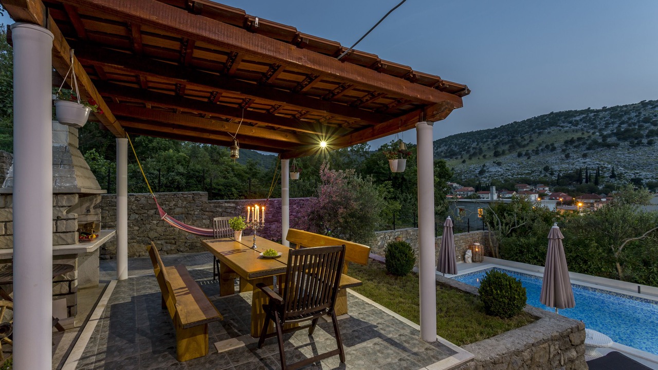 Photo of Outdoor in Srinjine
