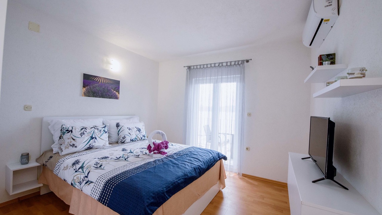 Photo of Bedroom in Brist