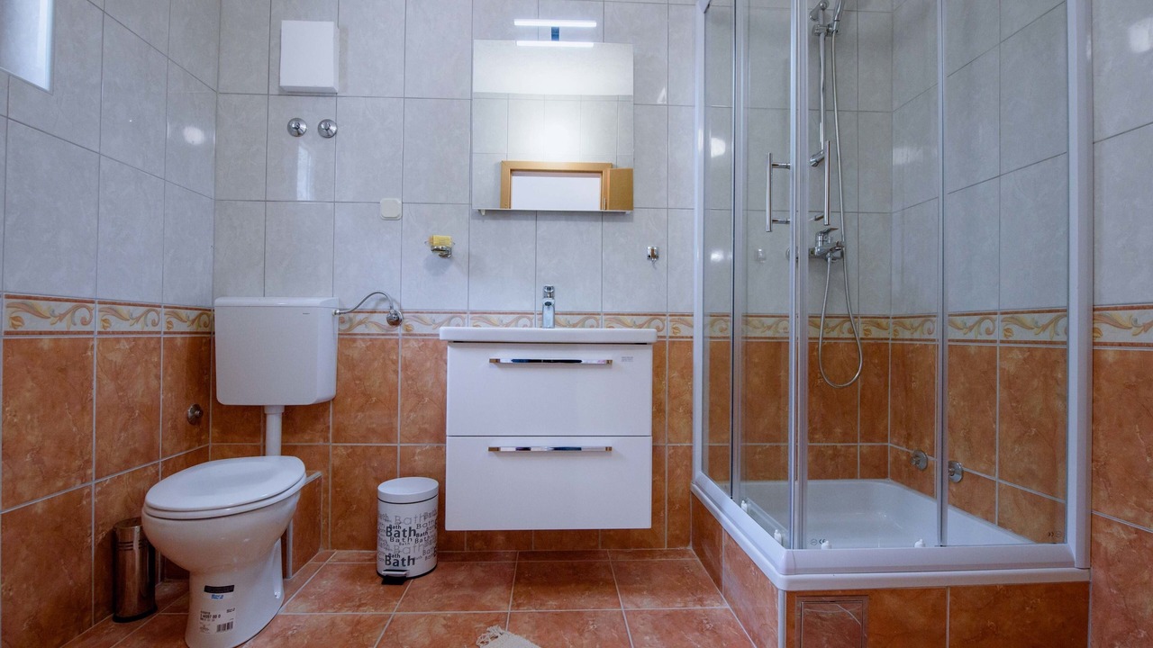 Photo of Bathroom in Brist