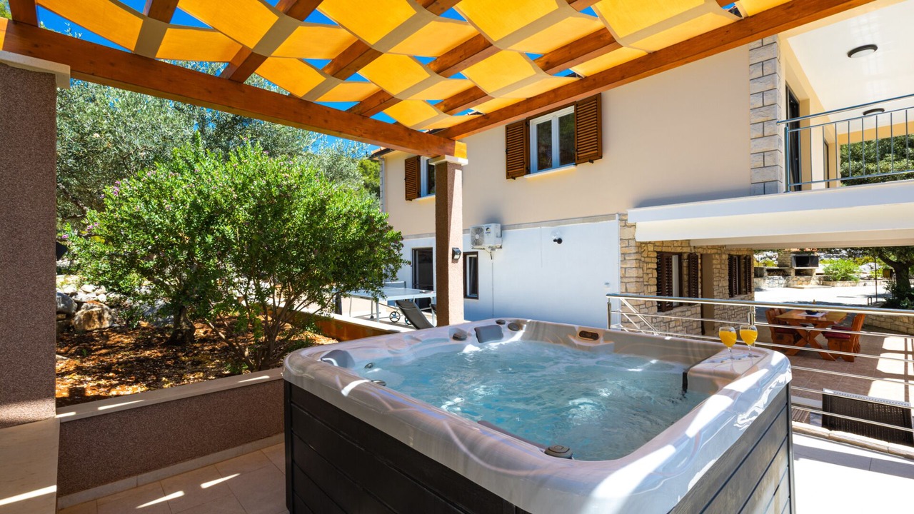 Photo of Patio Balcony in Blato