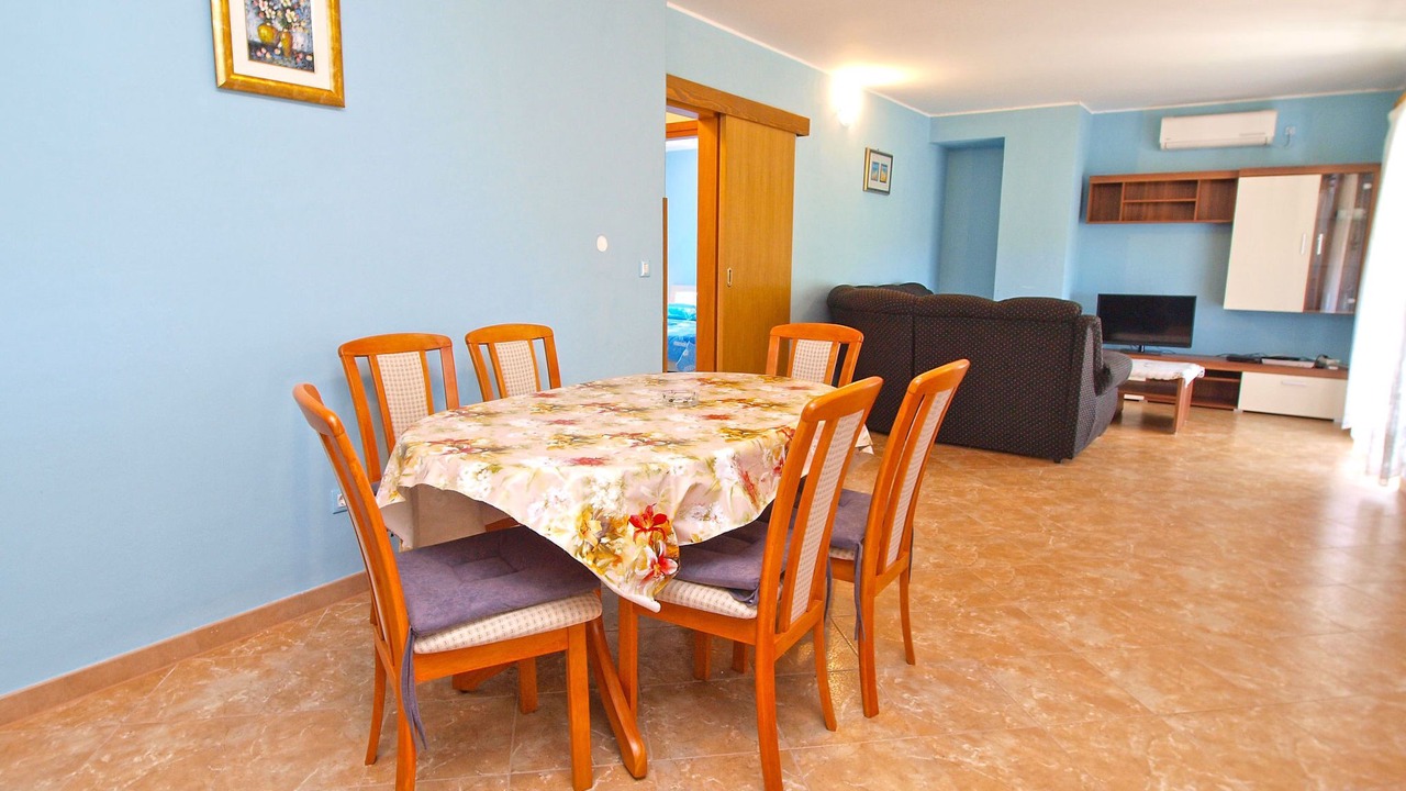 Photo of Livingroom in Flengi