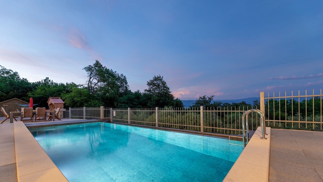 Photo of Outdoor in Risika