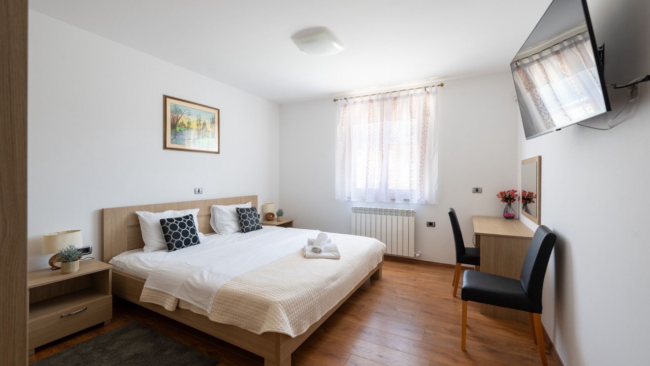 Photo of Bedroom in Gajana
