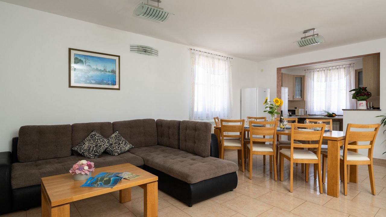 Photo of Livingroom in Gajana