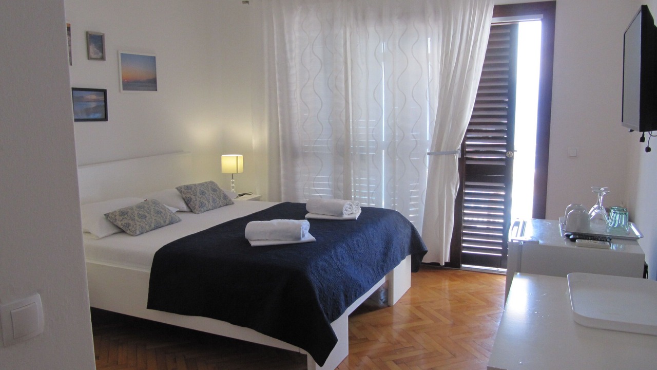 Photo of Bedroom in Brist