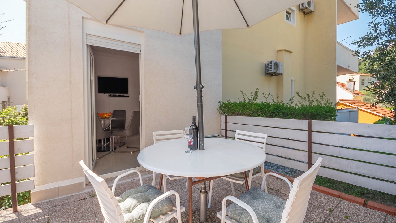 Photo of Patio Balcony in Dugi Rat