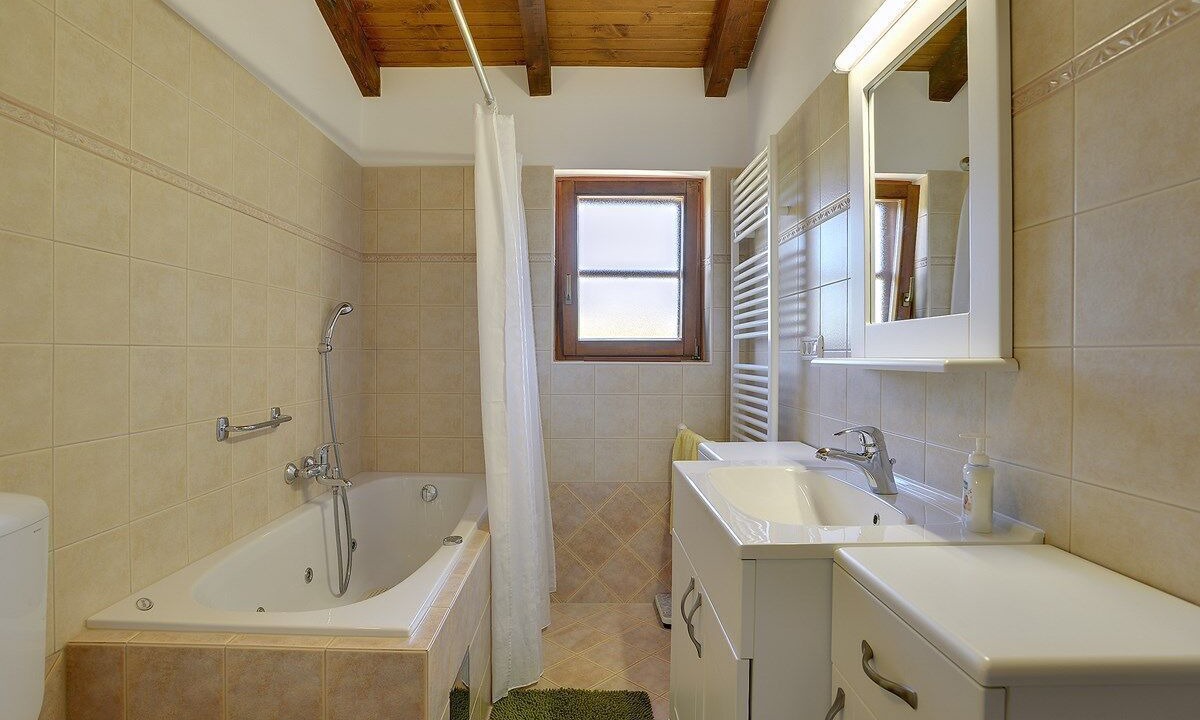 Photo of Bathroom in Cehici
