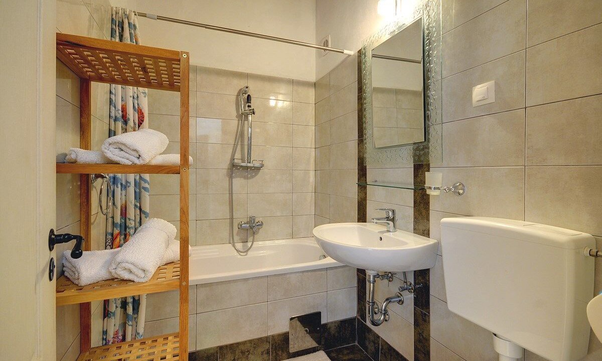 Photo of Bathroom in Gracisce