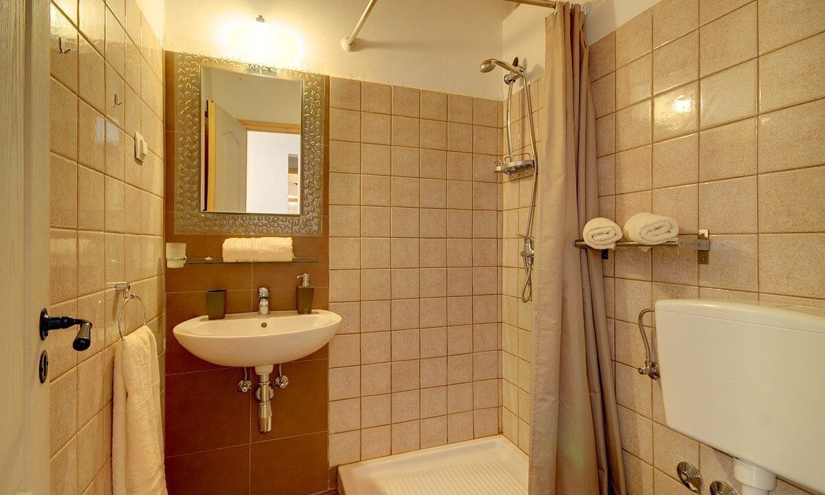 Photo of Bathroom in Gracisce