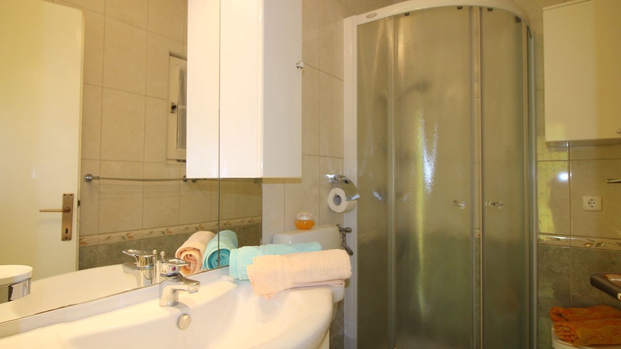 Photo of Bathroom in Mali Maj