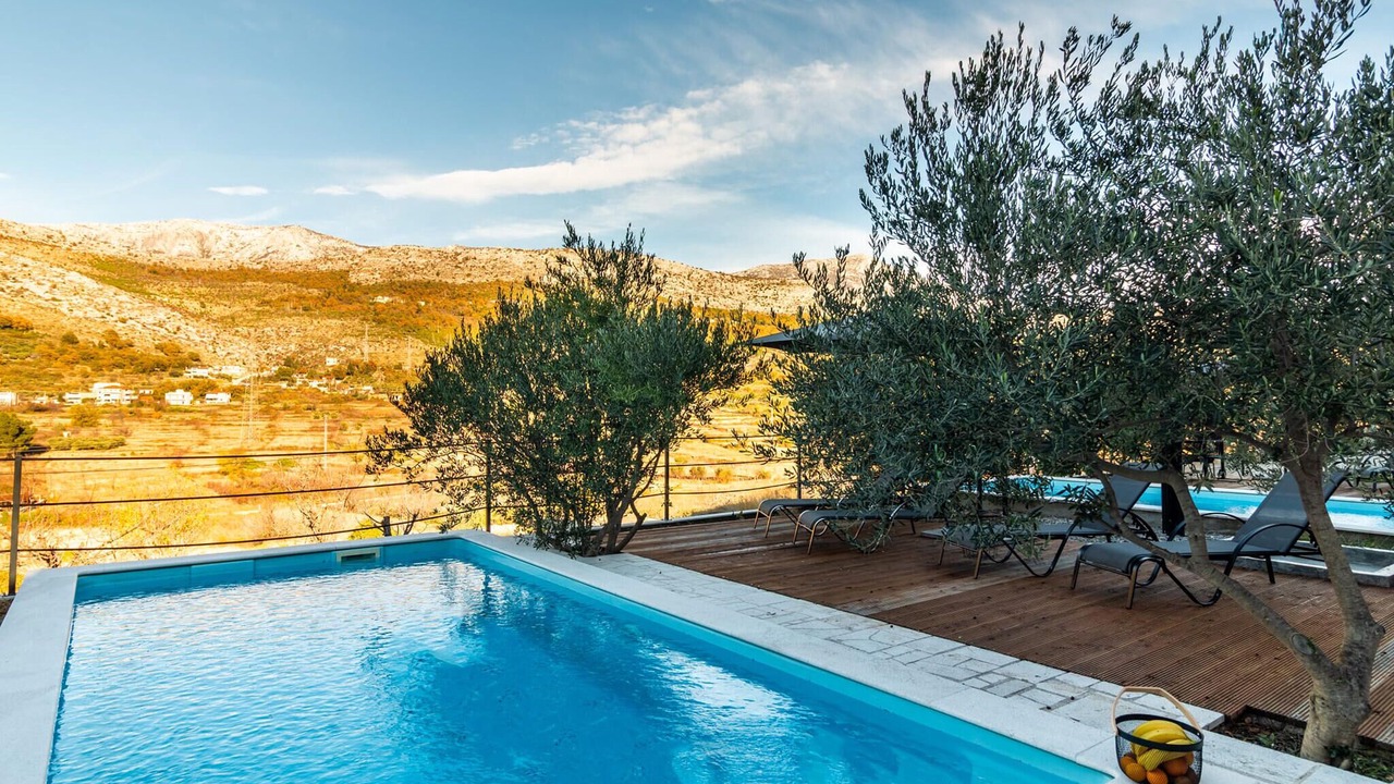 Photo of Outdoor in Tugare