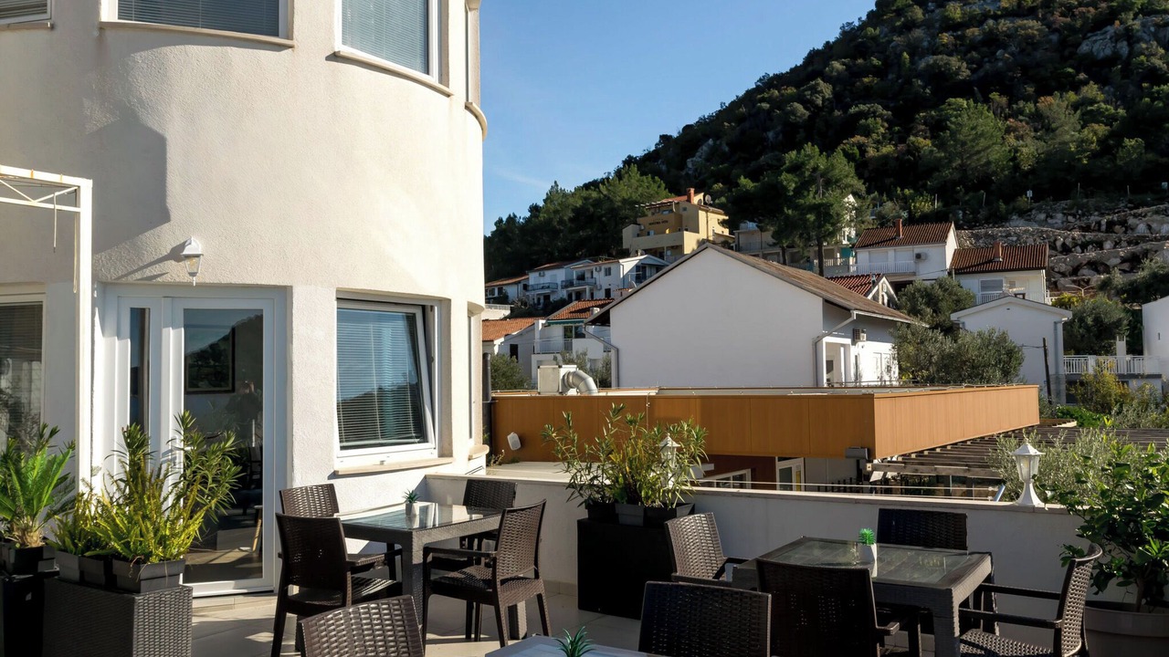 Photo of Outdoor in Blace