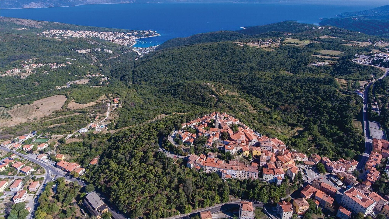 Photo of Others in Kapelica