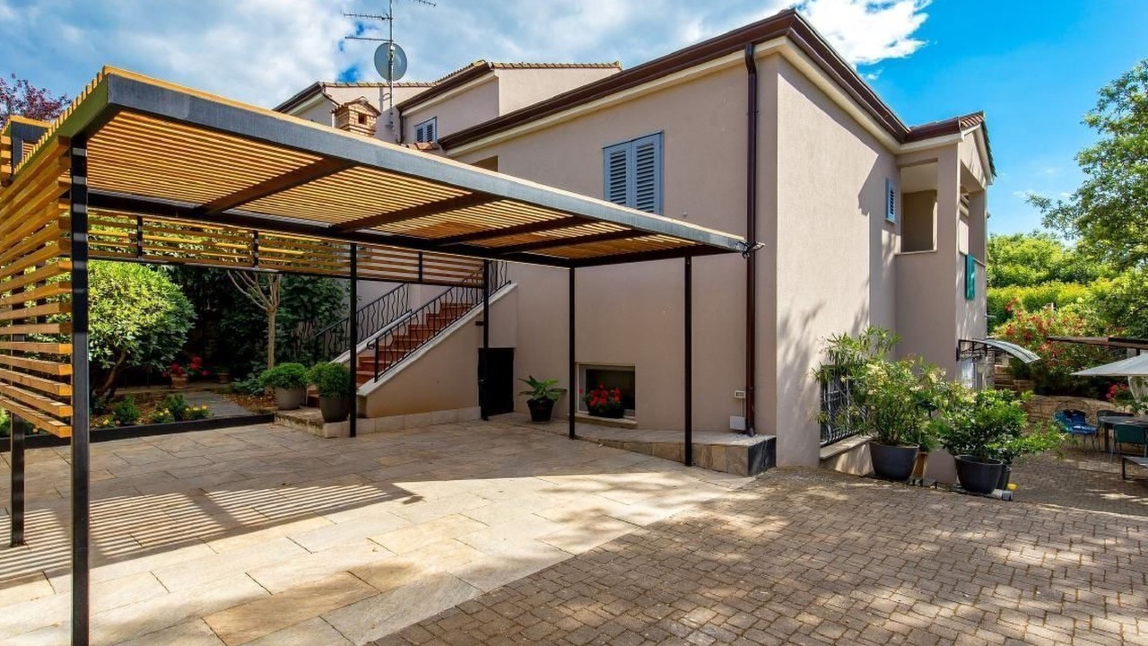 Photo of Patio Balcony in Antonci